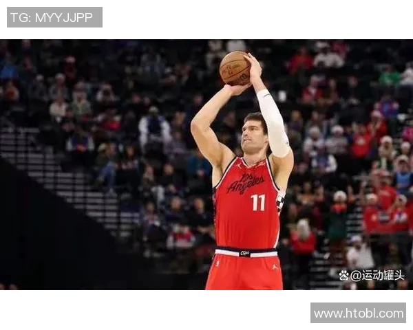 布鲁克洛佩斯：从NBA巨星到篮球战术的关键角色解析