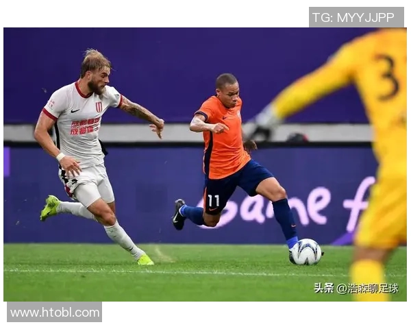 广州恒大主场迎战青岛海牛全力争胜展现球队实力与斗志