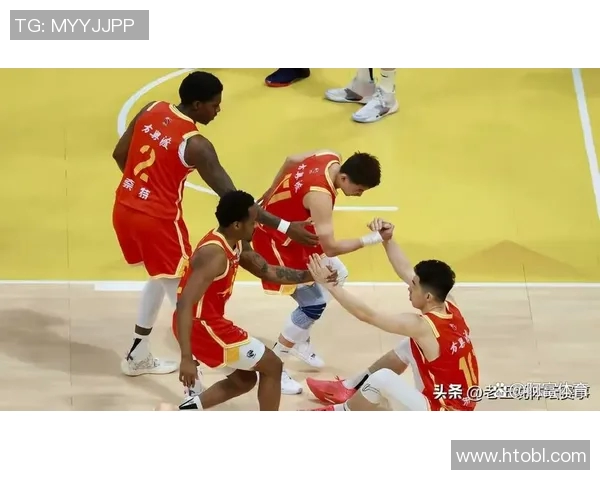 2015年首钢与广东的巅峰对决回顾及精彩瞬间分析