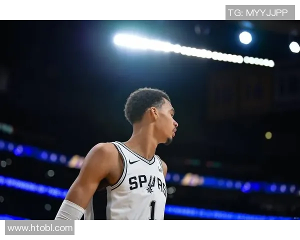 文班亚马新秀赛季表现惊艳场均20分10篮板3盖帽领跑联盟新秀榜 文班亚马新秀赛季表现惊艳场均20分10篮板3盖帽领跑联盟新秀榜